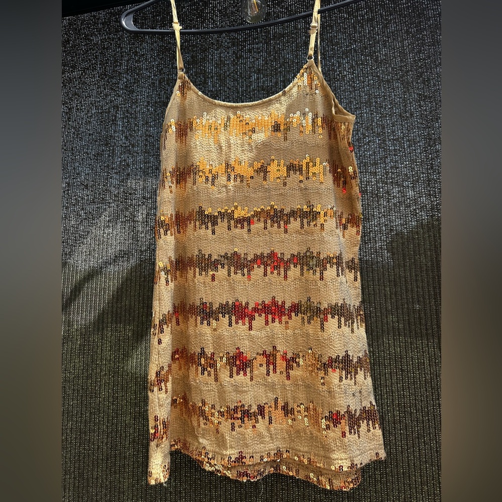 👑 BKE Gold Sequined Tank Lg but Runs Small (See Measurements)
